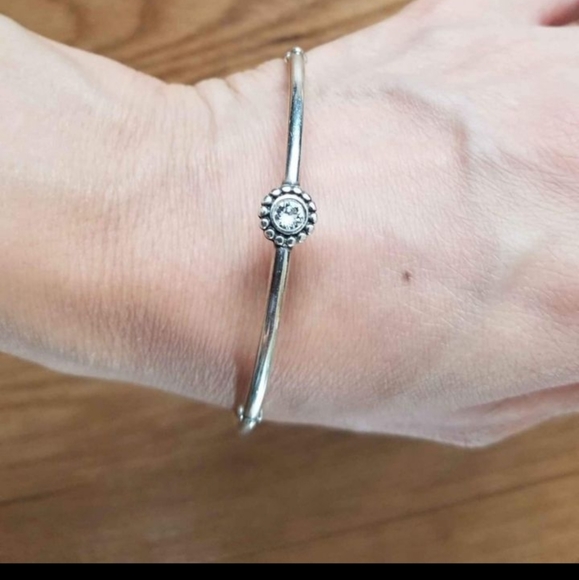 Brighton Silver Twinkle Round Bangle ✨️ (Length about 8.2") - Picture 4 of 6